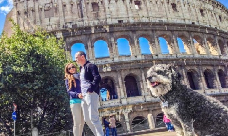 Esta pareja se llevó a su perro de viaje y se convirtió en el protagonista de sus fotos