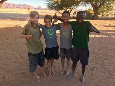 Angelina Jolie inaugura un santuario de animales en Namibia