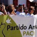 Miles de personas en la manifestación antitaurina de PACMA