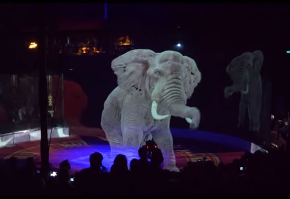 Circo con hologramas de animales: la versión mejorada del espectáculo