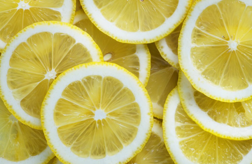 Limones como remedios caseros para las garrapatas en perros
